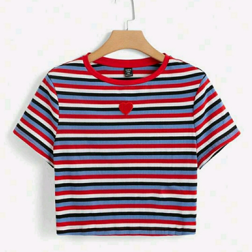 SHEIN Qutie Plus Striped Print Heart Patched Crop Tee